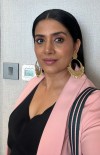 Sonali Kulkarni photo