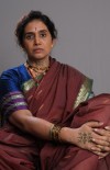 Sonali Kulkarni photo