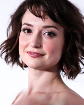 Milana Vayntrub