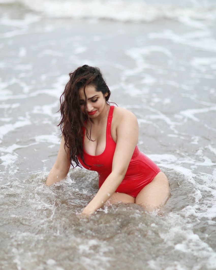 Aditi Mistry Photos Pictures, Latest Images, Stills Of Aditi Mistry