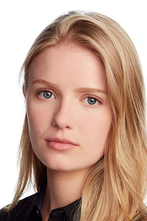 Hadley Robinson Age, Photos, Biography, Height, Birthday, Movies