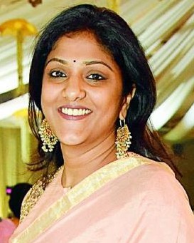 Swapna Dutt: Age, Photos, Biography, Height, Birthday, Movies, Latest News, Upcoming Movies - Filmiforest